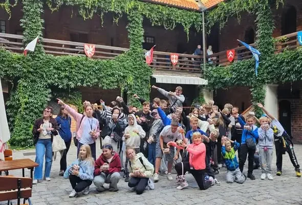 Wakacyjne wyjazdy uczniów z Topoli i Skalbmierza nad polskie morze