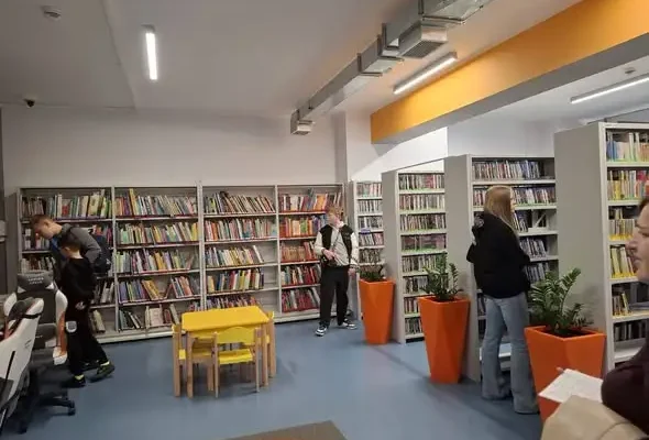 Uczniowie z klas IV i VII odkrywali Wietnam w Wojewódzkiej Bibliotece Publicznej w Kielcach