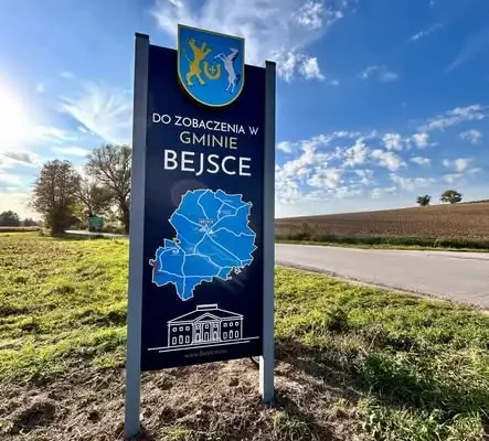 Nowe witacze w Gminie Bejsce – 10 konstrukcji promuje lokalne atrakcje
