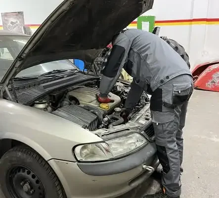 Uczniowie z Kalbmierza na praktykach w Grecji – fryzjerzy, kucharze i mechanicy zdobywają doświadczenie