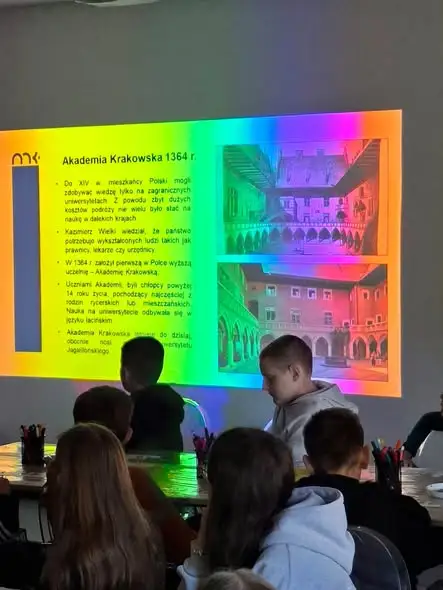 Klasa 5b odkrywała średniowieczne tajemnice Wiślicy